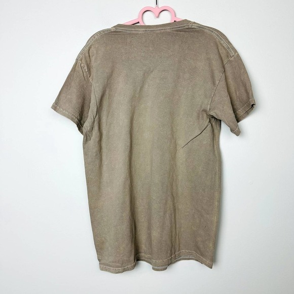 Christ Stapleton NWOT Unisex Tan T-Shirt Medium Crew Neck Short Sleeve Graphic - Picture 5 of 5